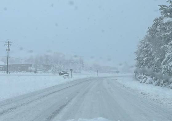 Una fuerte tormenta de nieve paraliza Washington durante horas