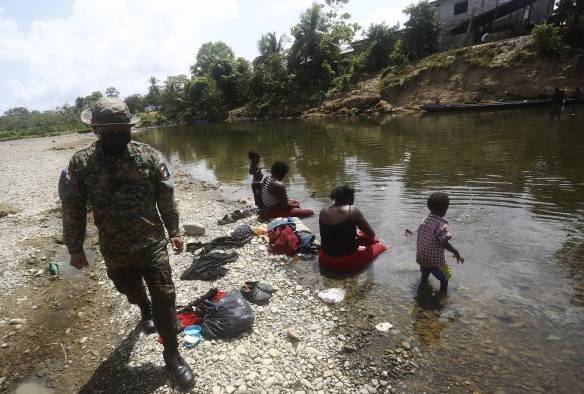 Migrantes persiguen sus sueños en medio de la mortífera pandemia de la covid-19