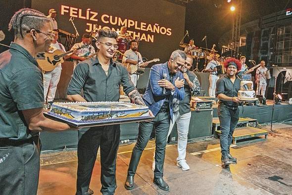 Festival típico en el que fue celebrado el cumpleaños 37 del artista.