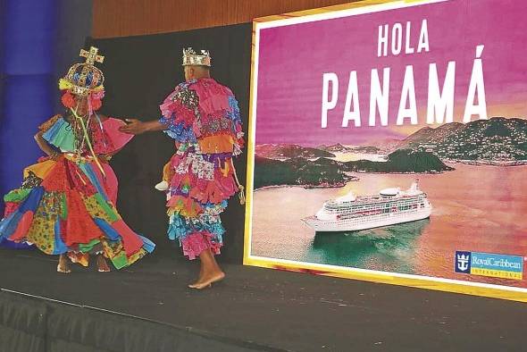 En el lanzamiento de Royal Caribbean se presentaron conjuntos folclóricos