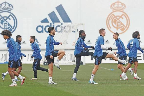 El Real Madrid entrena para preparar su partido de dieciseisavos de final de la Copa del Rey de fútbol contra el Alcoyano.