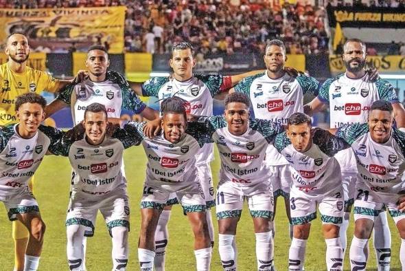 Vargas es uno de los capitanes del Tauro FC.