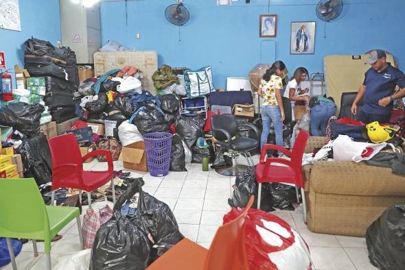 Recibe todo tipo de donaciones, desde medicamentos hasta alimentos, colchones, zapatos, ropa, y más.