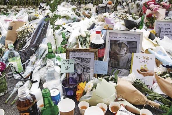 Sitio de ofrendas en memoria de las víctimas.