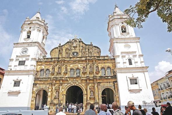 Las iglesias de todo el país celebran las Liturgias de la Semana Santa desde el jueves 6 de abril.