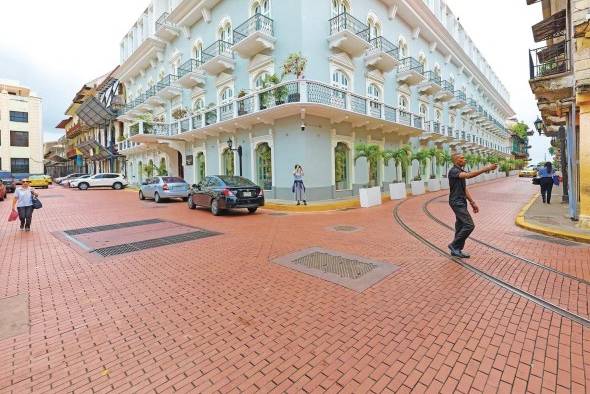 Tres hoteles nuevos han abierto en el Casco Antiguo, cada uno con capacidad para 300 habitaciones.