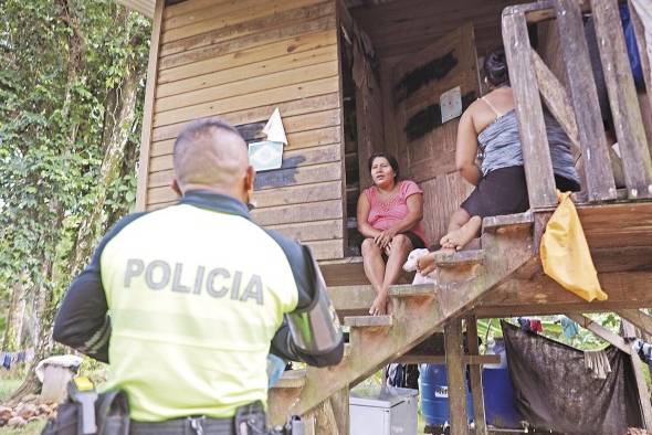 Los propietarios de la finca se acercaron a Isla Bastimentos para delimitar y levantar una cerca en su propiedad. Lo lograron luego de varios intentos.