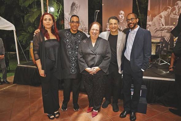 Patricia Zarate, Danilo Pérez, la embajadora de EE.UU., Mari Carmen Aponte, John Patitucci y Brian Blade