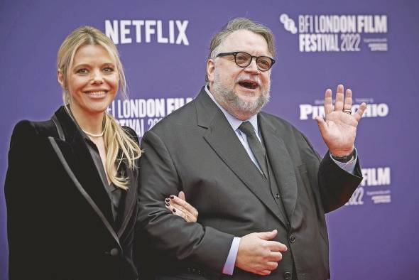 El director mexicano Guillermo del Toro y su mujer Kim Morgan