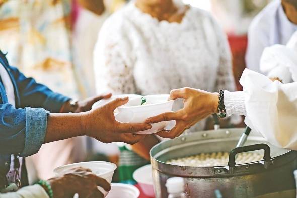 Un plato de comida puede hacer una gran diferencia en la vida de una persona.