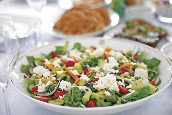 Ensalada de verduras frescas.