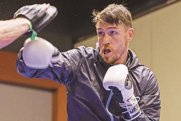 Fotografía donde aparece el boxeador británico Callum Smith durante un entrenamiento el 15 de diciembre de 2020, en el Gran Hyatt, en San Antonio, Texas (EE.UU.).