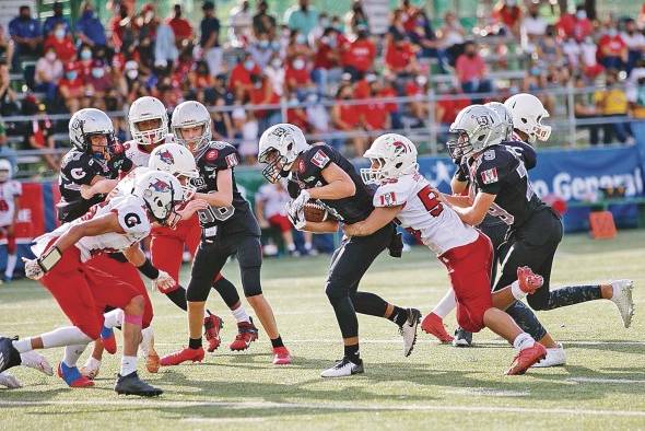 AIP (Varsity) superó en duelo clásico de la KFL a Brader Raiders por 15 a 14 .