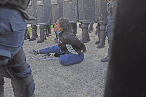 La líder estudiantil Ileana Correa, fue agredida en múltiples ocasiones por funcionarios policiales.