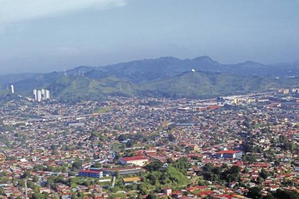 En el área metropolitana no se han elaborado planes de ordenamiento territorial ambiental y la mayoría de los corregimientos carece de planes de ordenamiento urbano locales. Todo esto constituye obstáculos para el logro de una ciudad más resiliente.