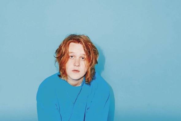 Llega un nuevo documental íntimo, ahora de Lewis Capaldi y su viaje de recuperación de salud mental y confianza.