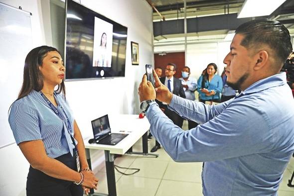 Los precandidatos han tenido diferentes opciones para colectar las firmas de apoyo.