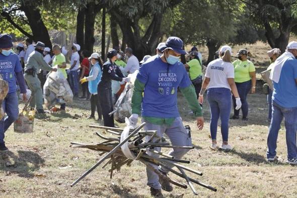 La educación ambiental viene a crear conciencia en todas las personas sobre la importancia de cuidar el medio ambiente