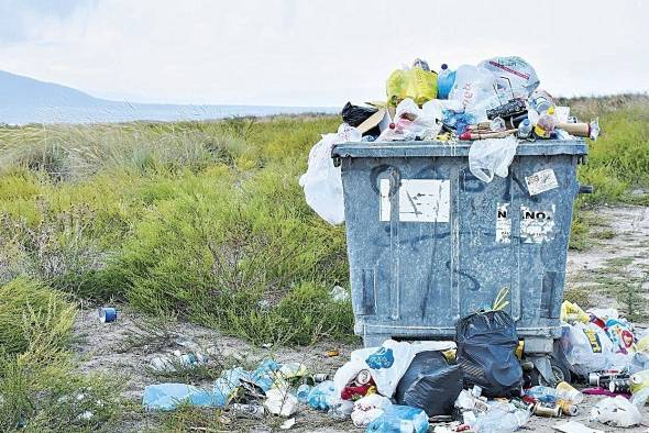 Se pronostica que el 75% de mascarillas y desechos médicos creados para evitar la covid-19 terminen en vertederos.