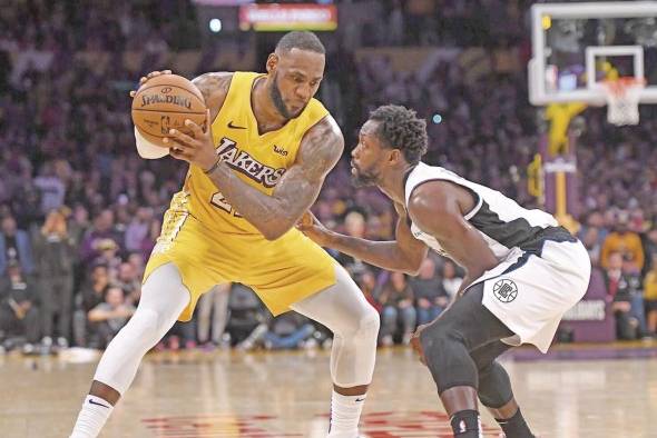 El Rey recayó de su lesión en el partido de Navidad ante los Clippers en el Staple Center.