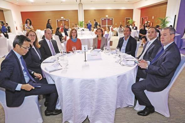 Representantes de empresas privadas estuvieron en el evento de este miércoles.