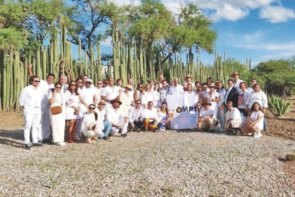 Periodistas celebran su día en la hacienda Patatus, en San Luis Potosí.