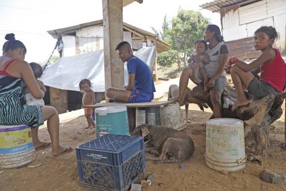 Las enfermedades crónicas y altos índices de pobreza multidimensional complican la crisis por la pandemia.