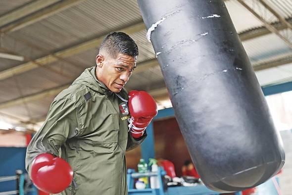 El boxeador panameño Ricardo 'El Científico' Núñez