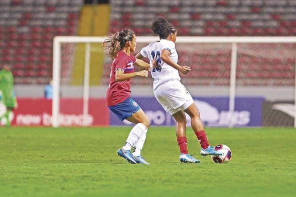 Hernández empezó en el fútbol a los 5 años de edad.