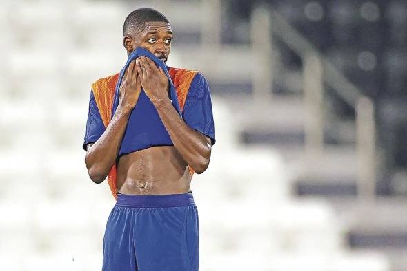 Ousmane Dembélé durante un entrenamiento con la selección de Francia en Doha, Catar