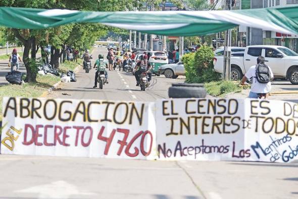 Marcha hacia el centro histórico para pedir que el censo se realice en 2023.