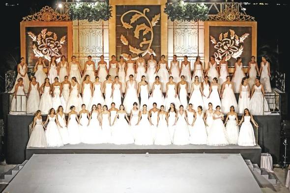 Foto grupal de las debutantes