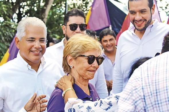 La ex presidenta Mireya Moscoso sugirió al panameñismo una alianza con CD, PAIS y MOCA, pero dijo que no aceptaría una alianza con Martín Torrijos.