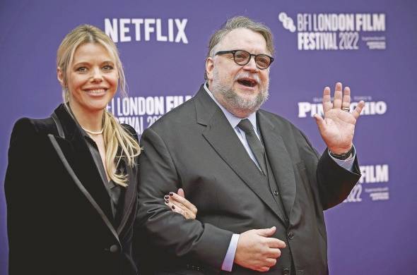 El director mexicano Guillermo del Toro y su mujer Kim Morgan