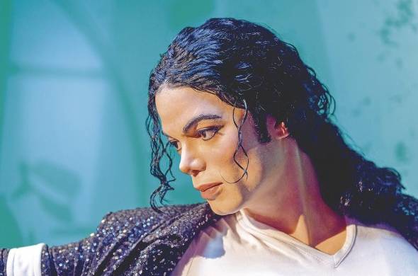 Michael Jackson fue el primero en escandalizar a la sociedad, al cambiar su tono de piel.