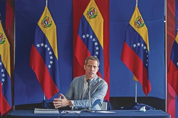 El opositor Juan Guaidó ofrece declaraciones, el 21 de noviembre del 2022, en Caracas (Venezuela).