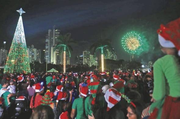 Encendido de luces navideñas en la Ciudad de Panamá.