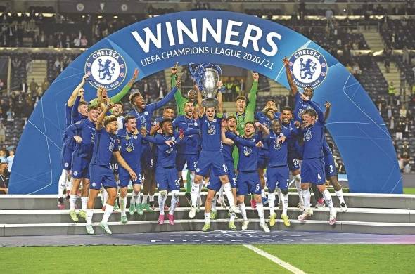 El equipo del Chelsea cuando celebraba el título de la UEFA Champions League en 2021.