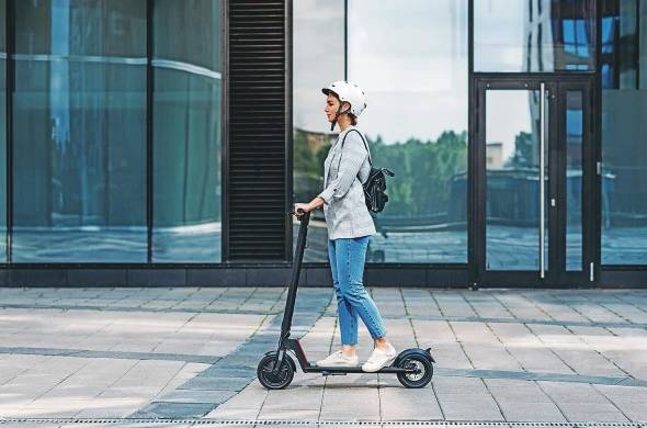 Una de las ventajas de las scooters es que pueden servir como transporte de la última milla.