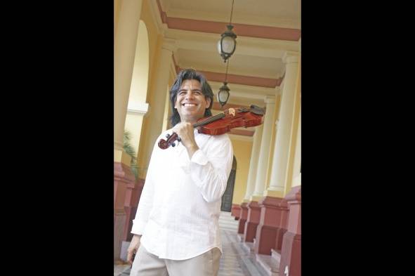 Luis Casal, violinista, hermano del fundador y participante del Festival Internacional Alfredo De Saint Malo.