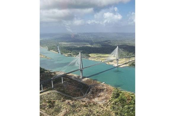 El Canal y la ciudad de Panamá, a vuelo de pájaro