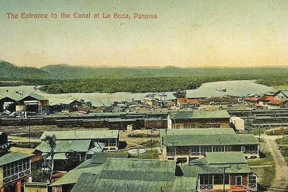 La Boca ha sido, a lo largo de su historia, un poblado vinculado al puerto en la entrada del Pacífico del Canal. Fue en sus cercanías desde donde zarpó el remolcador Taboguilla, en 1880, dando inicio oficial al intento francés de construcción del Canal.