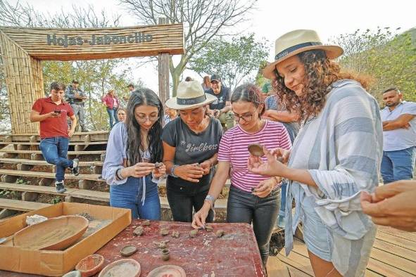 El sitio arqueológico Cerro de Hojas y Jaboncillo, tiene un museo y varias actividades interesantes dentro del mismo.