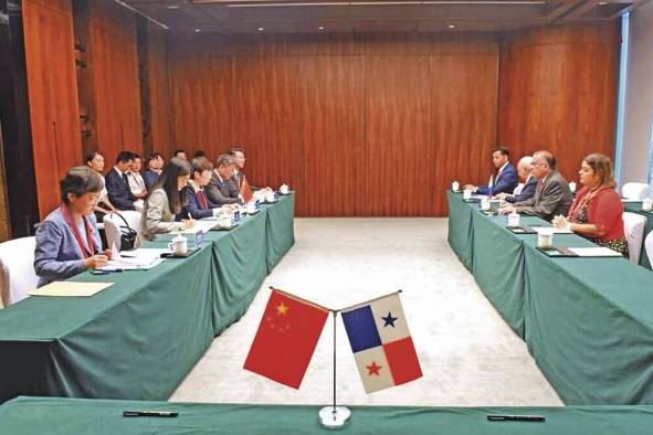 Panamá y China firman un protocolo para la exportación de productos acuáticos silvestres.