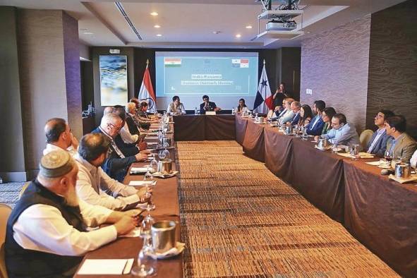 Vistas de la reunión entre empresarios panameños y de la India.