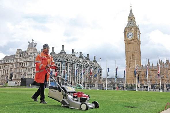 Preparativos cerca de la abadía de Westminster antes de la coronación del rey Carlos III, en Londres, Gran Bretaña.