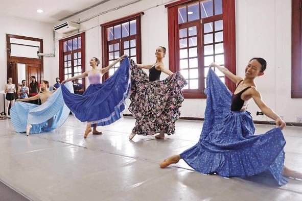 El Ballet Nacional de Panamá lle va más de cuatro semanas preparando el evento.