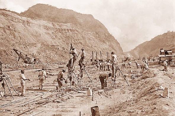 Trabajadores franceses trazando la ruta para el Canal.