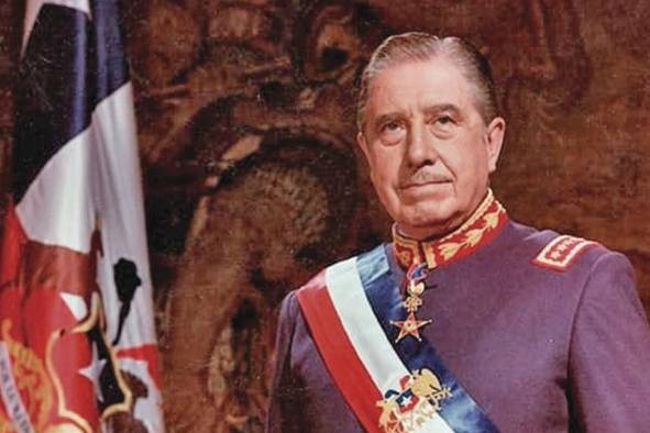 Augusto Pinochet Ugarte fue dictador en el período comprendido entre 1973 y 1990.