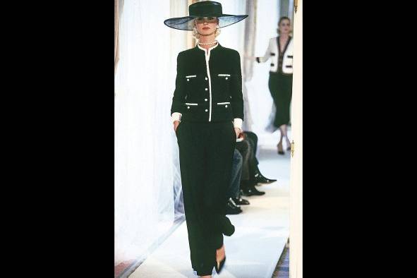 'Look' de pasarela Chanel, colección primavera 1997.